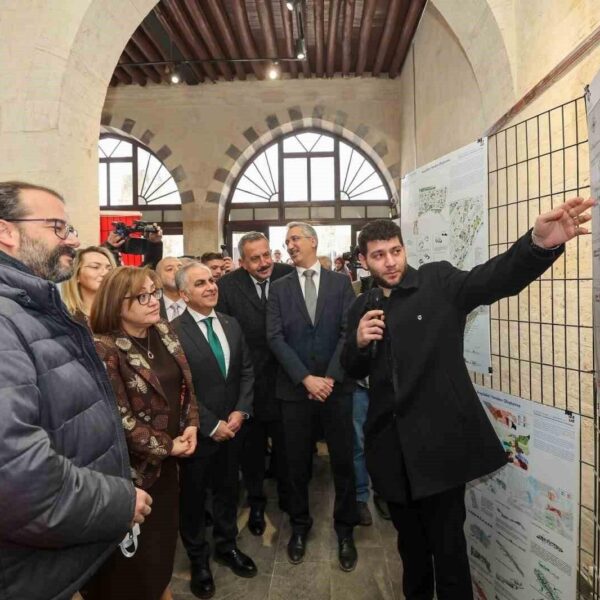Gaziantep Büyükşehir Belediyesi, TMMOB ve Gaziantep Kent Konseyi'nin iş birliği ile düzenlenen Deprem Gerçeği Çalıştayı'nın açılış töreni-3