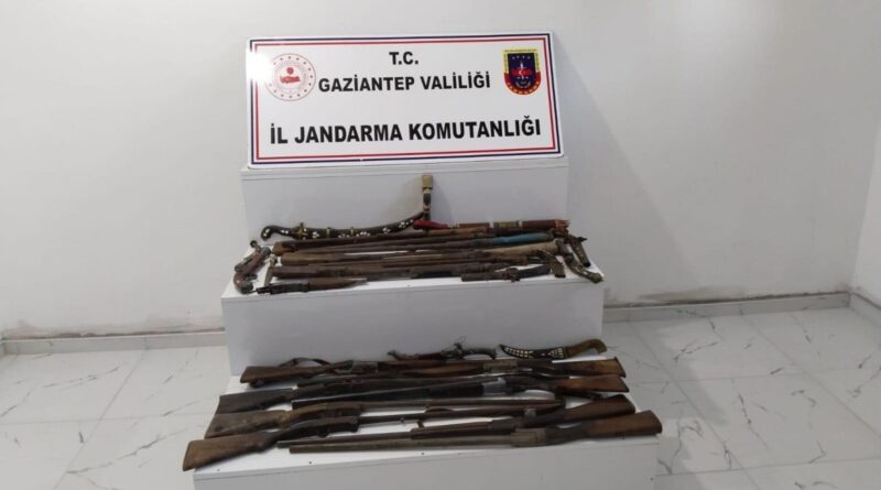 Gaziantep'te Silah Kaçakçılığı Operasyonu Sonucu 48 Silah Ele Getirildi - 18 Şüpheli Gözaltına Alındı 1