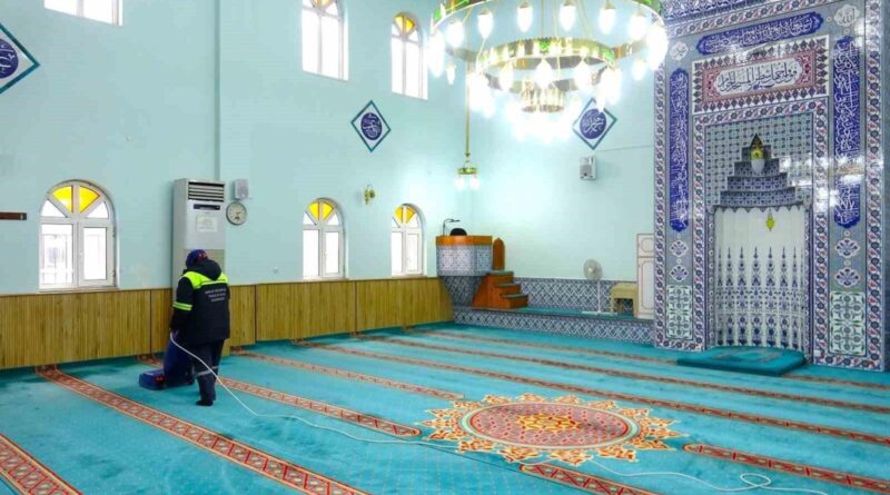 Gemlik Belediyesi Ramazan Öncesi Camileri Temizliyor 1