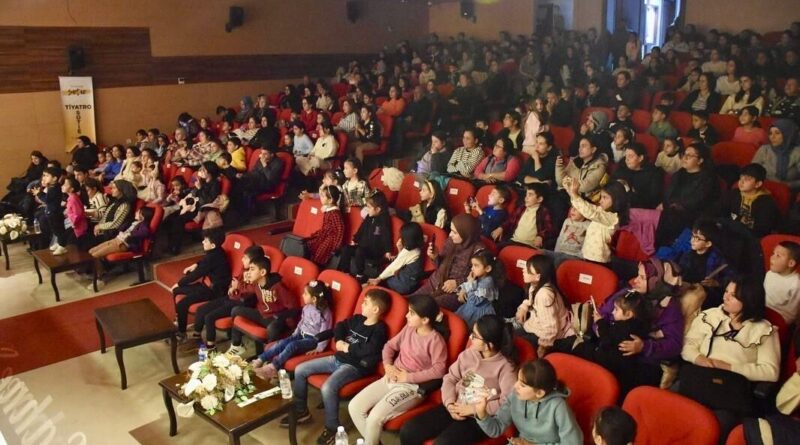 Germencik'te Çocuklar 'Pamuk Prenses Masal Ormanında'yla Unutulmaz Bir Akşam Geçirdi 1