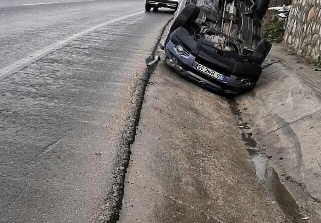 Geyve'de Çarpıştıktan Sonra Cip Takla Attı 1