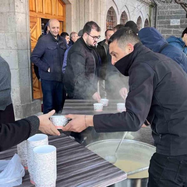 Hacılar Belediye Başkanı Bilal Özdoğan'ın vatandaşlarla bir araya geldiği sahne-4