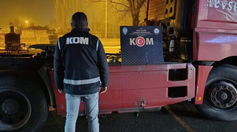 Iğdır'da Kaçak Akaryakıt Operasyonu: Bin 764 Litre Ele Getirildi 1