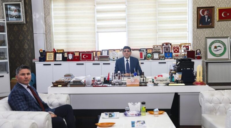 Iğdır Meteoroloji Müdür Yardımcısı Zekeriya Domaç, Iğdır Üniversitesi Rektörü'ne Veda Ziyaretinde Bulundu 1