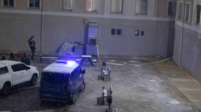 Kastamonu'da Yurdun 8'inci Katından Düşen Genç Hayatını Kaybetti 1