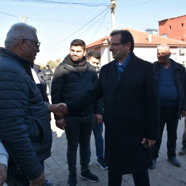 Kaymakam Güldoğan mahalle ziyaretlerinde İlçe Jandarma Komutanı ve diğer yetkililerle birlikte.-2