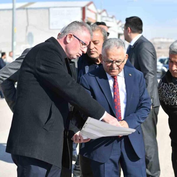 Kayseri Büyükşehir Belediye Başkanı Dr. Memduh Büyükkılıç, Kuzey Çevre Yolu Bağlantısı projesinin çalışmalarını yerinde inceledi.-4