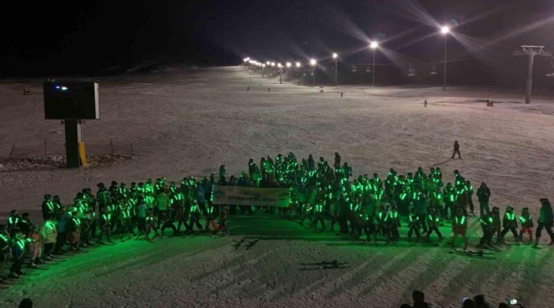 Kayseri Büyükşehir Belediyesi Erciyes’te Spor Şenliği ve Gece Kayağı Etkinliğiyle Sporseverlere Unutulmaz Anlar Yaşattı 1
