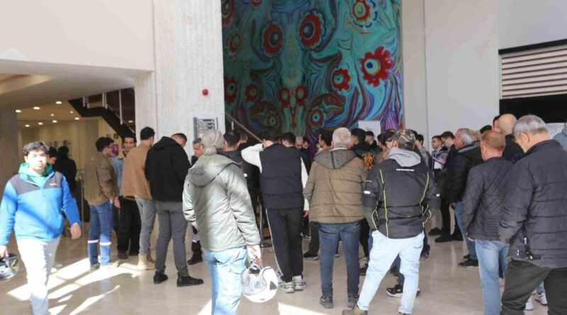Kepez Belediyesi, Çelebi ile İş Arayan 400 Vatandaşı Buluşturdu 1