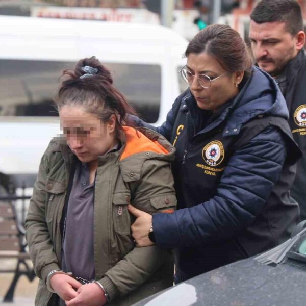 Konya'da cinayet olay yerinde bulunan araç-1