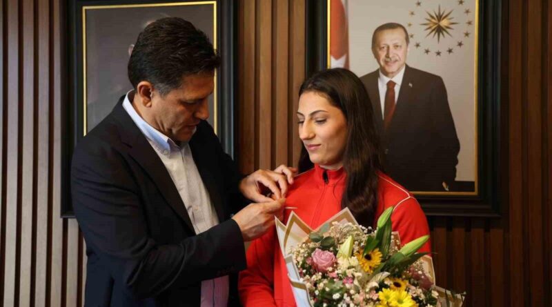 Kozanlı Kadın Güreşçiler Türkiye Şampiyonasında Başarı 1