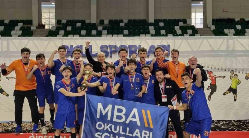 MBA Ataşehir Kampüsü Hentbol Takımı 2025 Türkiye Şampiyonu 1