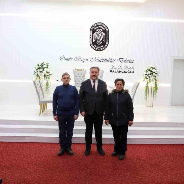 Melikgazi Belediye Başkanı Mustafa Palancıoğlu, Evlendirme Memurluğu çalışanları ile toplantıda.-1