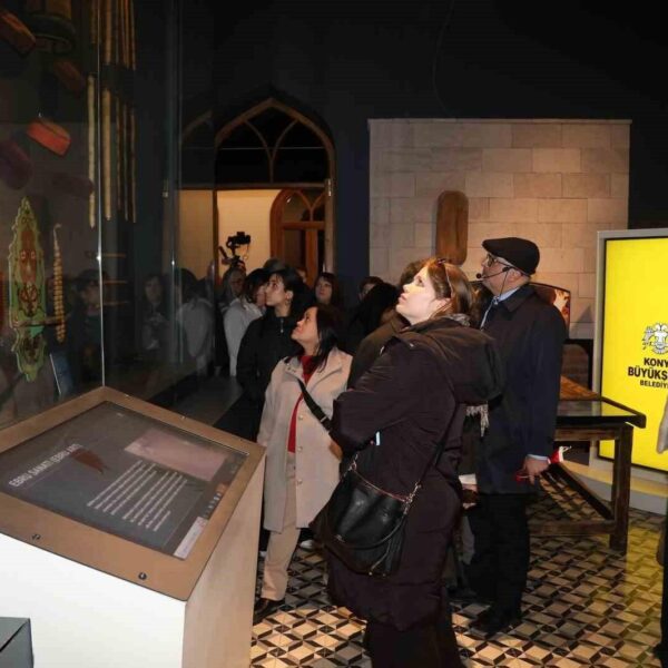 Mevlana Müzesi'nde büyükelçiler ve eşlerine sema gösterisi yapılıyor.-2