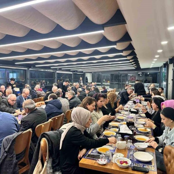 MHP Yıldırım İlçe Başkanı Kadir Taşçı, mahalle başkanlarıyla istişare toplantısı yapıyor-1