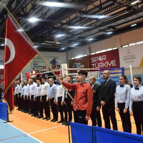 Muaythai sporcularının şampiyonluk için mücadele ettiği sahne-1