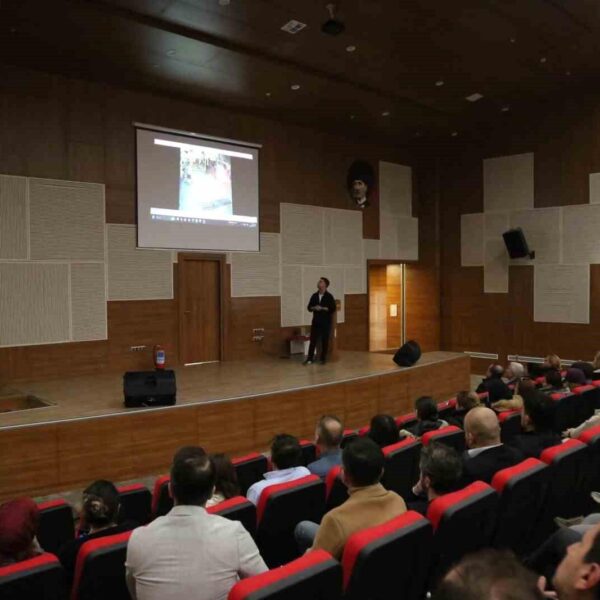 Muğla Gençlik ve Spor İl Müdürlüğü personellerinin yangın eğitimi aldığı görseli-4