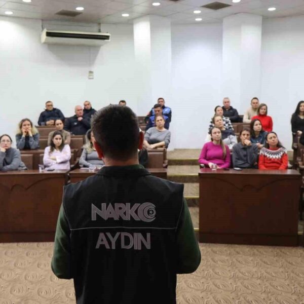Nazilli Belediyesi zabıta personelleri ve kadın personeli ile düzenlenen seminerde-1