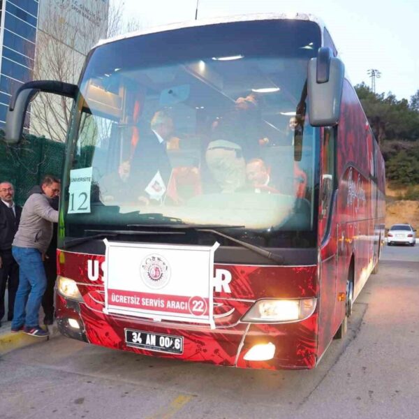 Öğrenciler için belediye aracılığıyla sefer-6