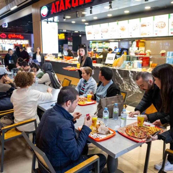 Sayapark AVM'nin ses ve ışık seviyeleri kısıldırılmış hali.-2