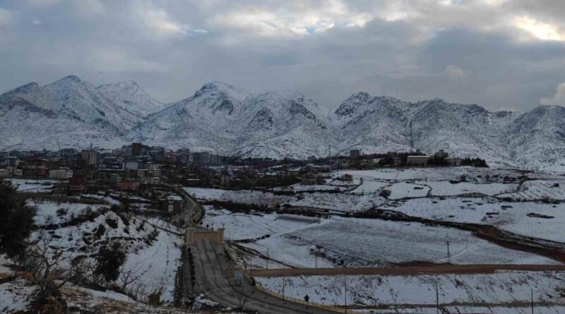 Siirt'te Karlı Kartpostallık Manzara 1