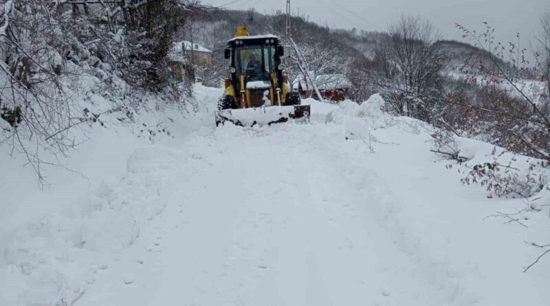 Sinop Türkeli İlçesinde Kar Yağışı Ulaşıma Aksamalara Yol Açtı 1