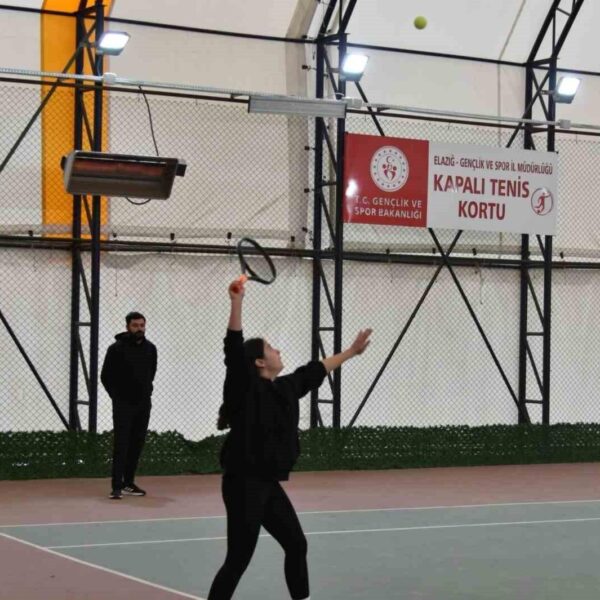 Sporcuların müsabakada mücadelesi-1