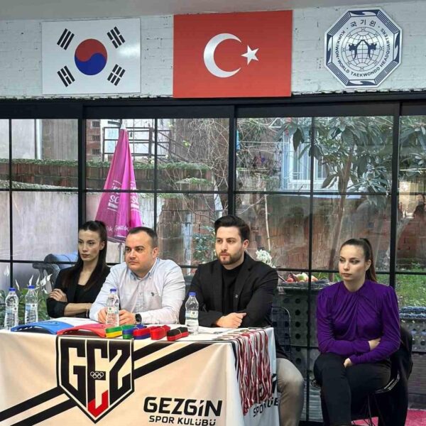 Taekwondo sporcuları kuşak sınavında-4