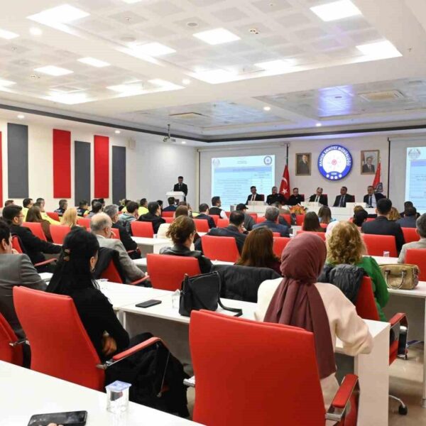 Toplantıda katılan yetkililer-2