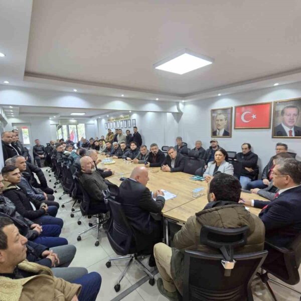 Yeniköy Kemerköy ve Yatağan Termik Santralleri'nin elektrik üretim kapasitesi ve önemiyle ilgili grafik veya tablo.-2