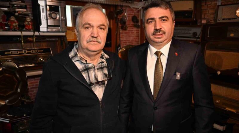 Yıldırım Belediye Başkanı Oktay Yılmaz, 'Nostalji Doktoru' Ahmet Ali Şağın'ı Ziyaret Etti 1