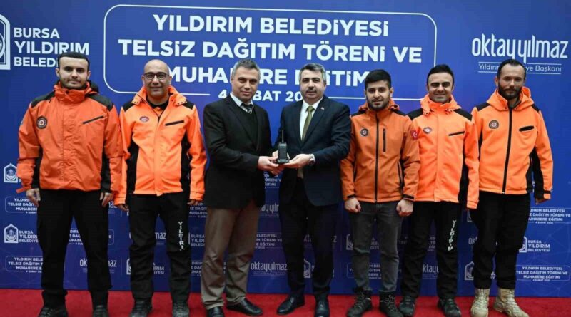 Yıldırım Belediyesi, Mahalle Muhtarlarına ve Arama Kurtarma Ekiplerine Telsiz Dağıttı ve Muhabere Eğitimi Verdi 1