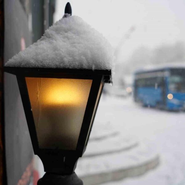 Yoğun kar yağışı Muş'un sokaklarını kapladı.-15