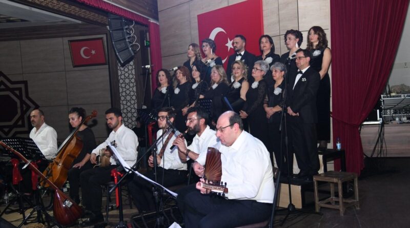 Yunusemre Belediyesi Türk Sanat Musikisi Korosu Konseriyle Sanata Ev sahipliği Yaptı 1
