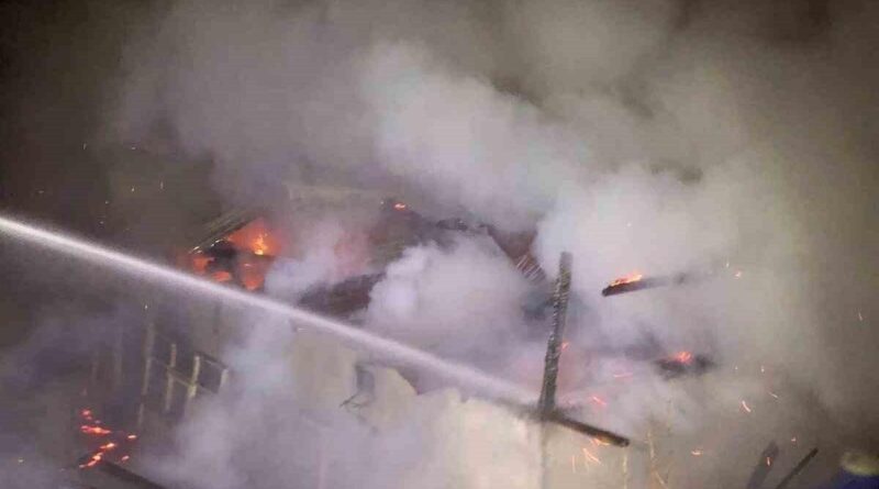 Zonguldak Kozlu'da Yangında Bir Ev Kullanılamaz Hale Geldi 1