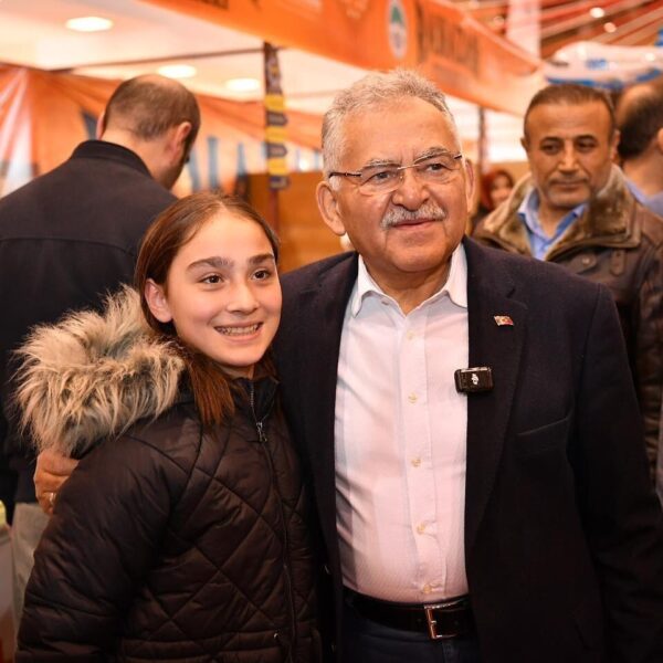 Abdurrahman Uzun'un Ramazan Etkinlikleri'nde söyleşisi sırasında Kayseri Büyükşehir Belediye Başkanı Dr. Memduh Büyükkılıç-2