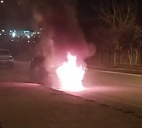 Adıyaman'da Otomobil Yangını 1