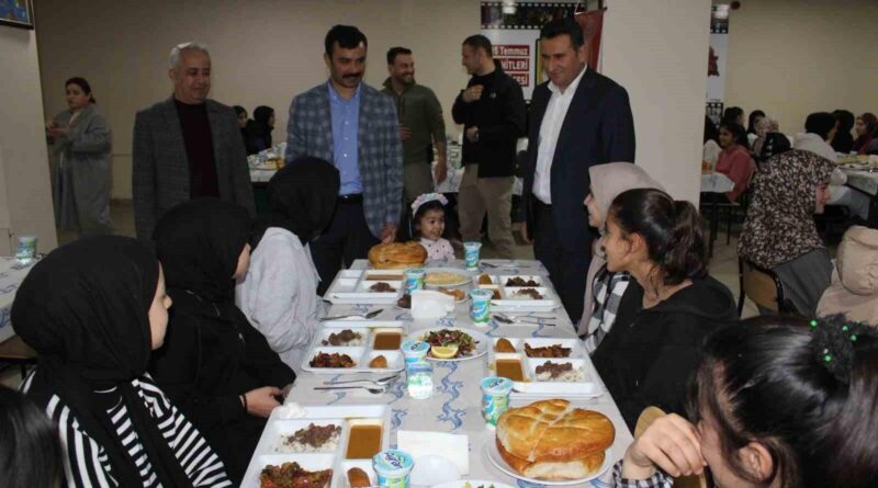 Adıyaman Kahta Kaymakamı Öğrencilerle Ramazan İftarı 8