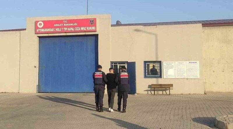 Afyonkarahisar'da Uyuşturucu Suçundan 7 Yıl 8 Ay Hapis Cezası İle Aranan E.K. Yakalandı 1