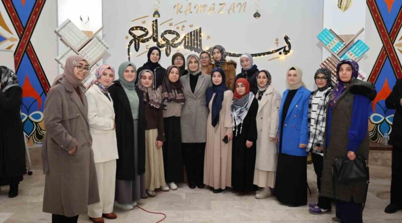 Afyonkarahisar Valisi Kübra Güran Yiğitbaşı, Gençlerle Samimi Sohbet Etti 1