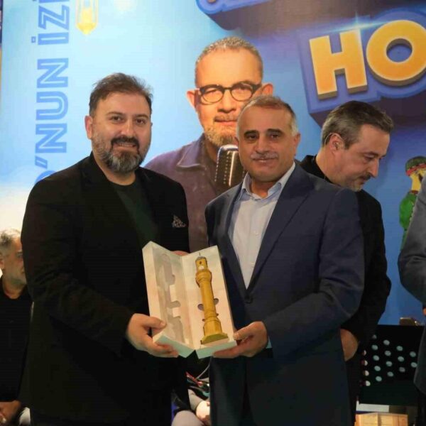 Agâh Terzi'nin ilahi ve kasidelerle dinleyicileri büyülemesi-5