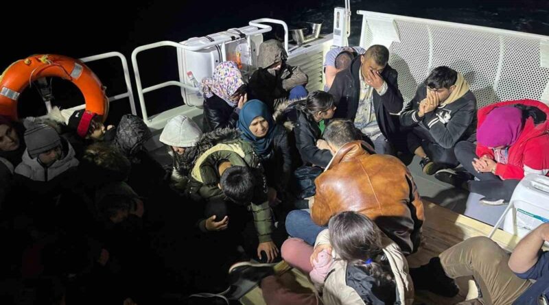 Ayvacık açıklarında 23 kaçak göçmen yakalandı 1