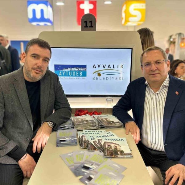 Ayvalık Belediye Başkanı Mesut Ergin, Berlin Uluslararası Turizm Fuarı'nda Ayvalık'ı tanıttı.-5