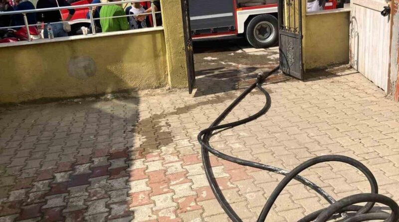 Balıkesir Ayvalık'ta Apartman Yangını 2