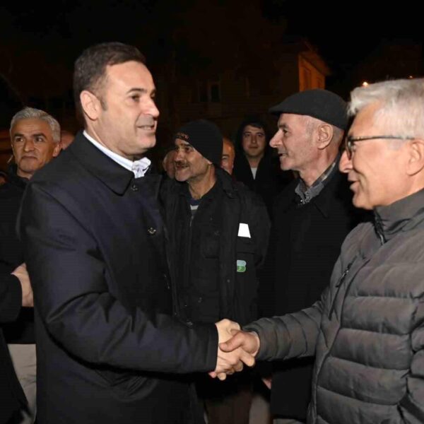 Balıkesir Büyükşehir Belediye Başkanı Ahmet Akın, Karacalar Köyü'nde vatandaşlarla-3