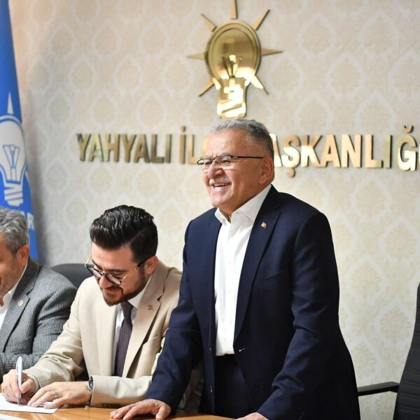 Başkan Büyükkılıç Yahyalı'daki tekstil atölyesini ziyaret ediyor-4