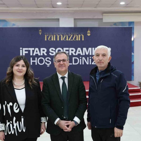 Belediye Başkanı Bilal Özdoğan ve personeli ile birlikte iftar-1
