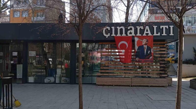 Bilecik'te Atatürk Parkı Çınaraltı Kafe Son Kez Hizmet Verdi 1