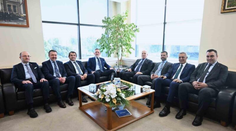 Bursa Büyükşehir Belediye Başkanı Mustafa Bozbey BTSO'yu Ziyaret Etti, Sanayiyi Deprem Riskine Karşı Hazırlık Üstüne Çalışacak 1