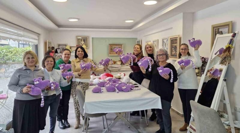 Bursa'da Elif Sanat Kültür ve Kadın Dayanışma Derneği Geleneksel Sanatları Yaşatıyor 8